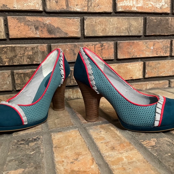 Beautiful Round Toe Ruby Shoo Heels * Size 6/39 - Picture 7 of 7